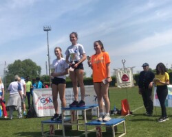 100 metri campionessa provinciale (qualificata per campionati regionali) 100 metri campionessa provinciale (qualificata per campionati regionali)